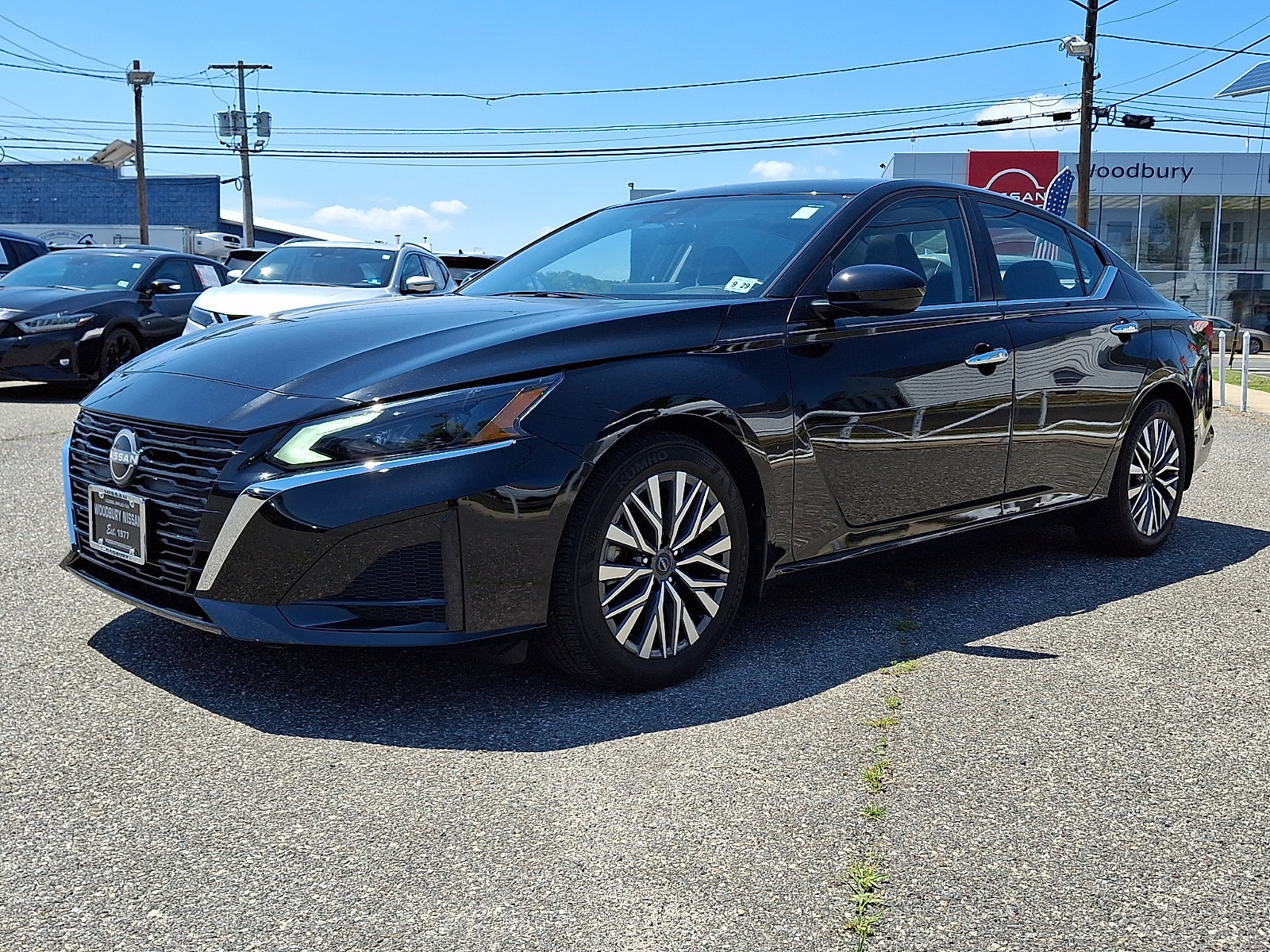 Certified 2024 Nissan Altima 2.5 SV w/ SV Premium Package FWD image 3