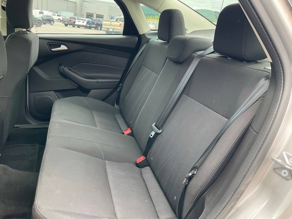 Certified 2017 Ford Focus SE FWD image 17
