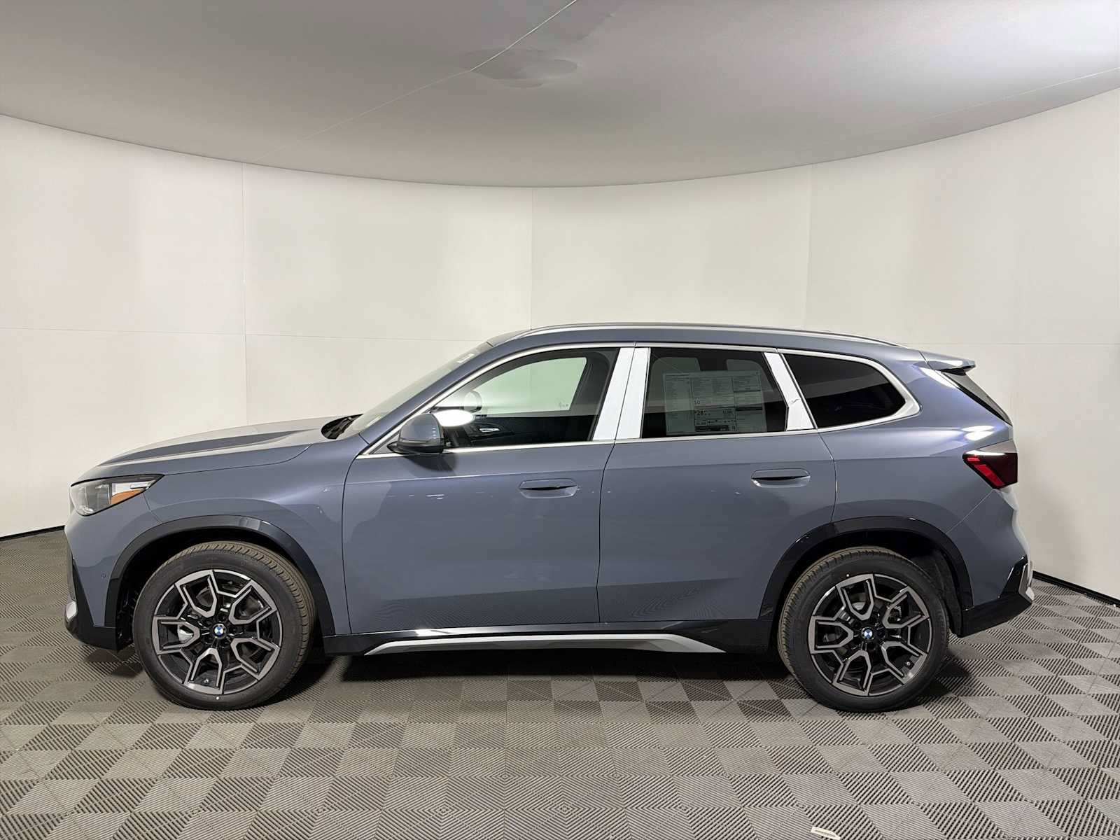New 2026 BMW X1 xDrive28i w/ Convenience Package AWD/4WD image 4