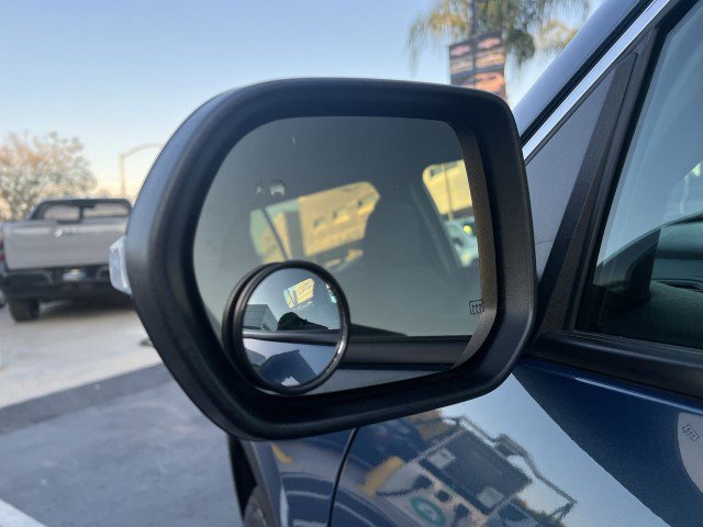 Used 2025 Chevrolet Traverse LT image 20