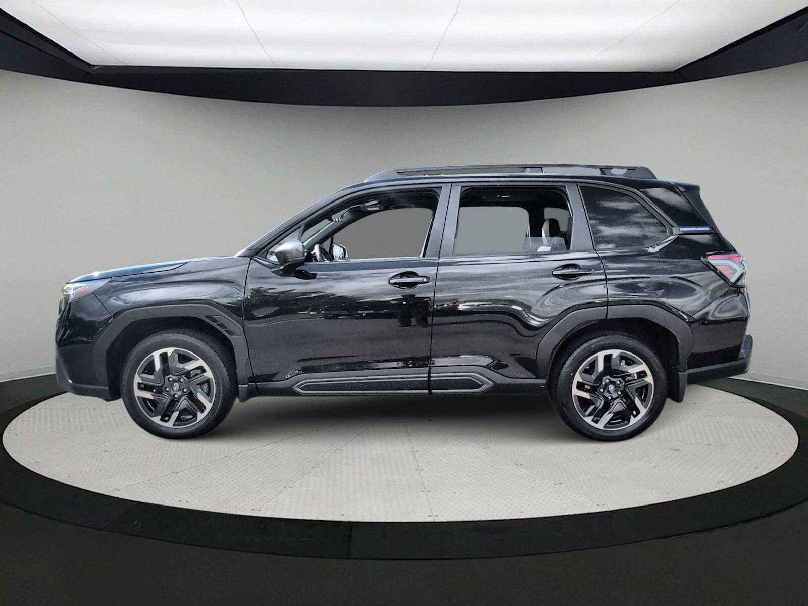 Used 2025 Subaru Forester Limited w/ Popular Package #1 AWD/4WD image 5