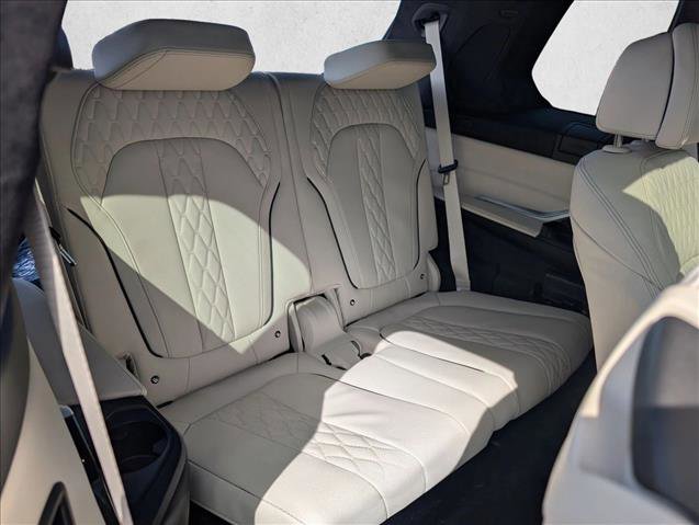 New 2026 BMW X7 M60i image 20