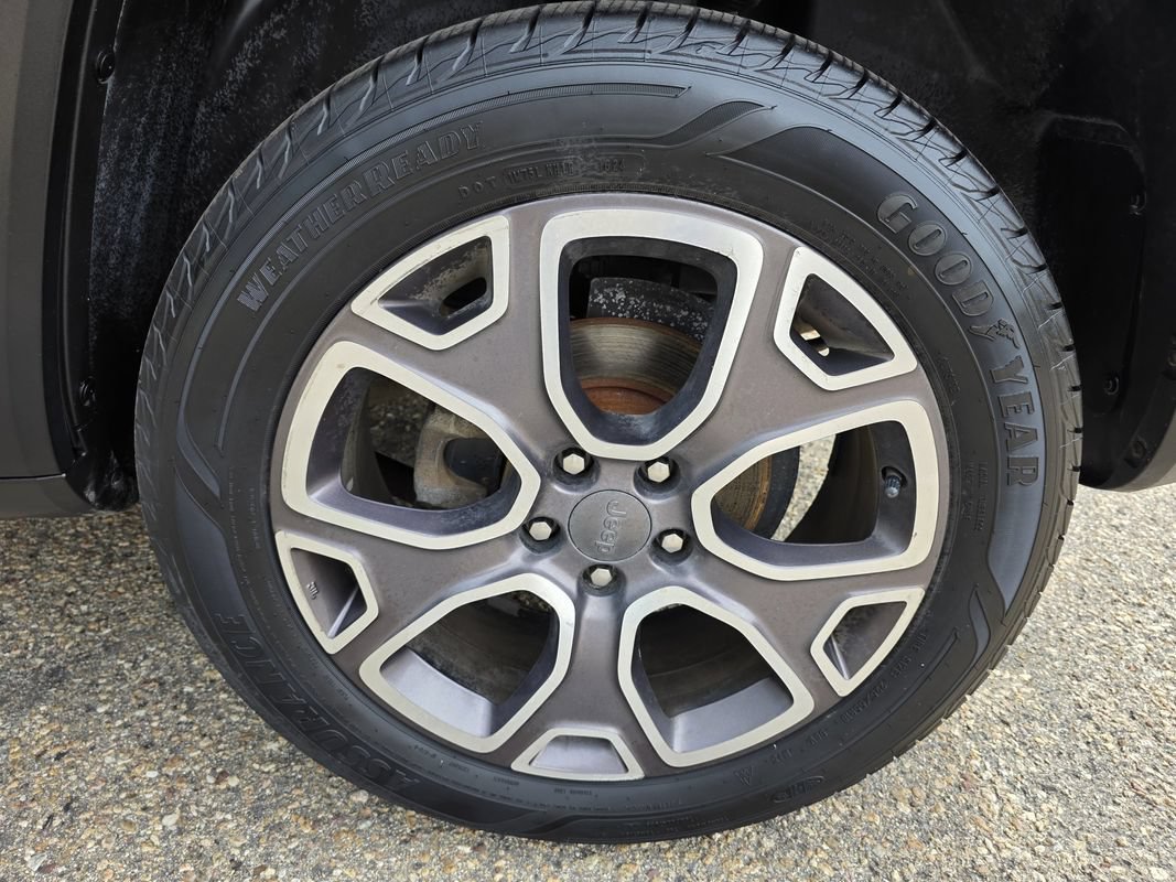 Used 2015 Jeep Renegade Limited AWD/4WD image 42