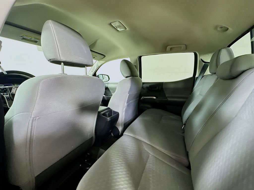 Used 2021 Toyota Tacoma SR5 AWD/4WD image 13