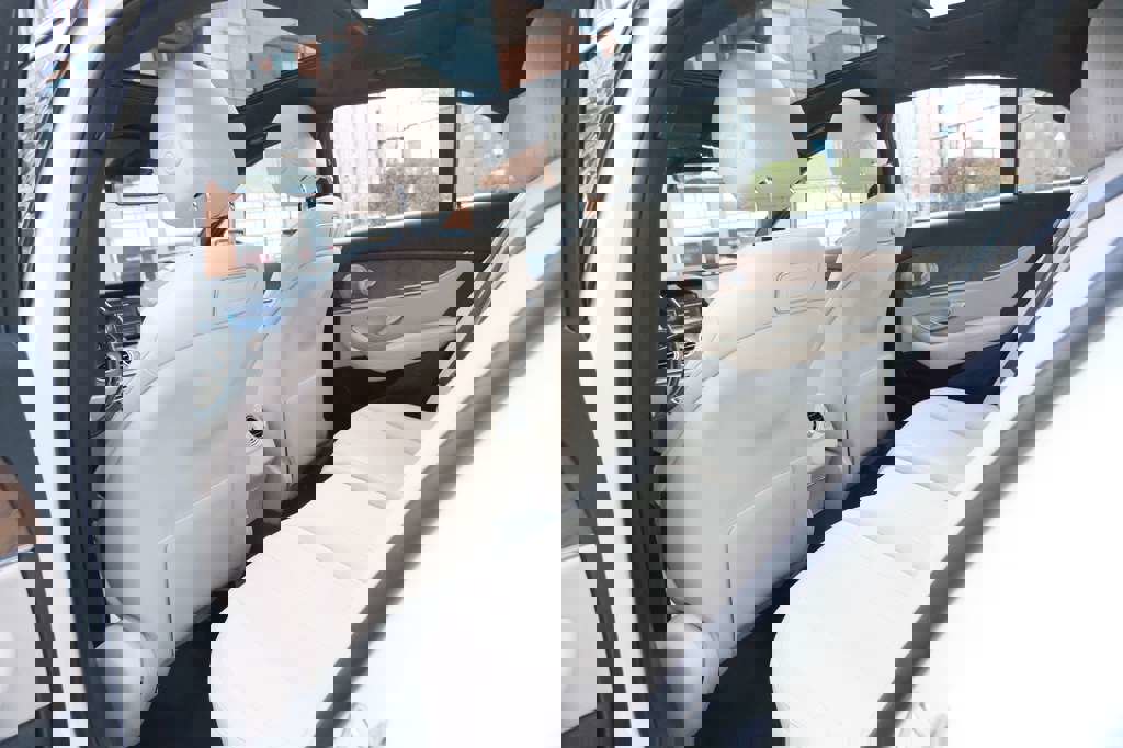 Used 2018 Mercedes-Benz E 300 w/ Premium 3 Package (Q03) image 22