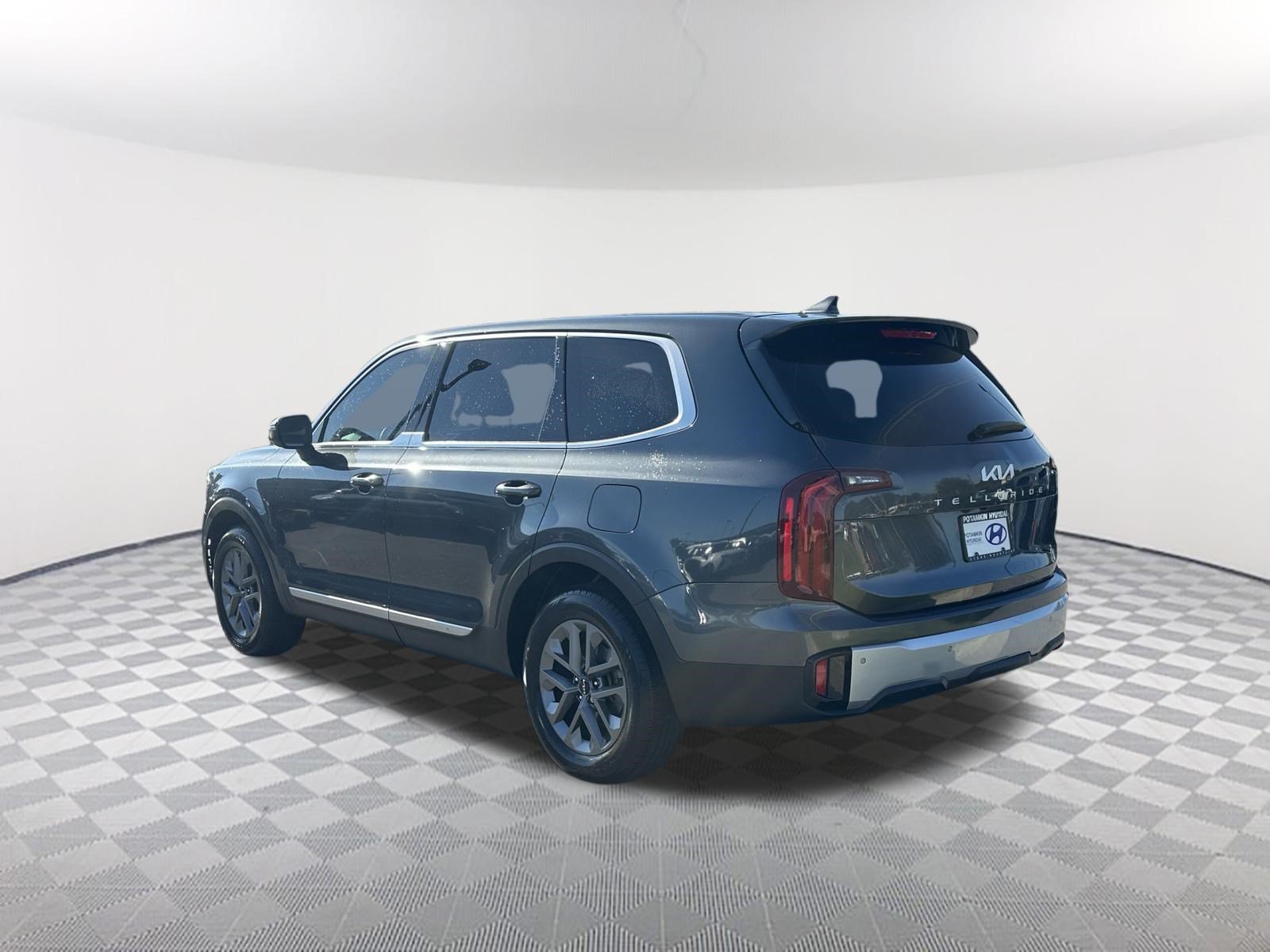 Used 2024 Kia Telluride LX FWD image 7