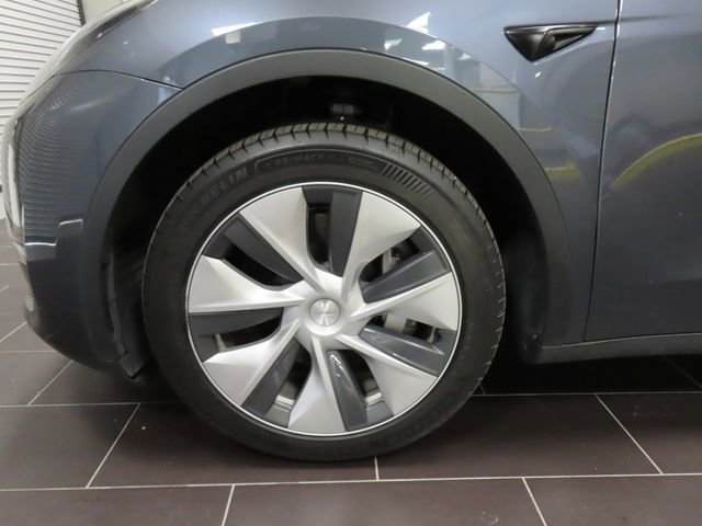Used 2023 Tesla Model Y Long Range AWD/4WD image 14