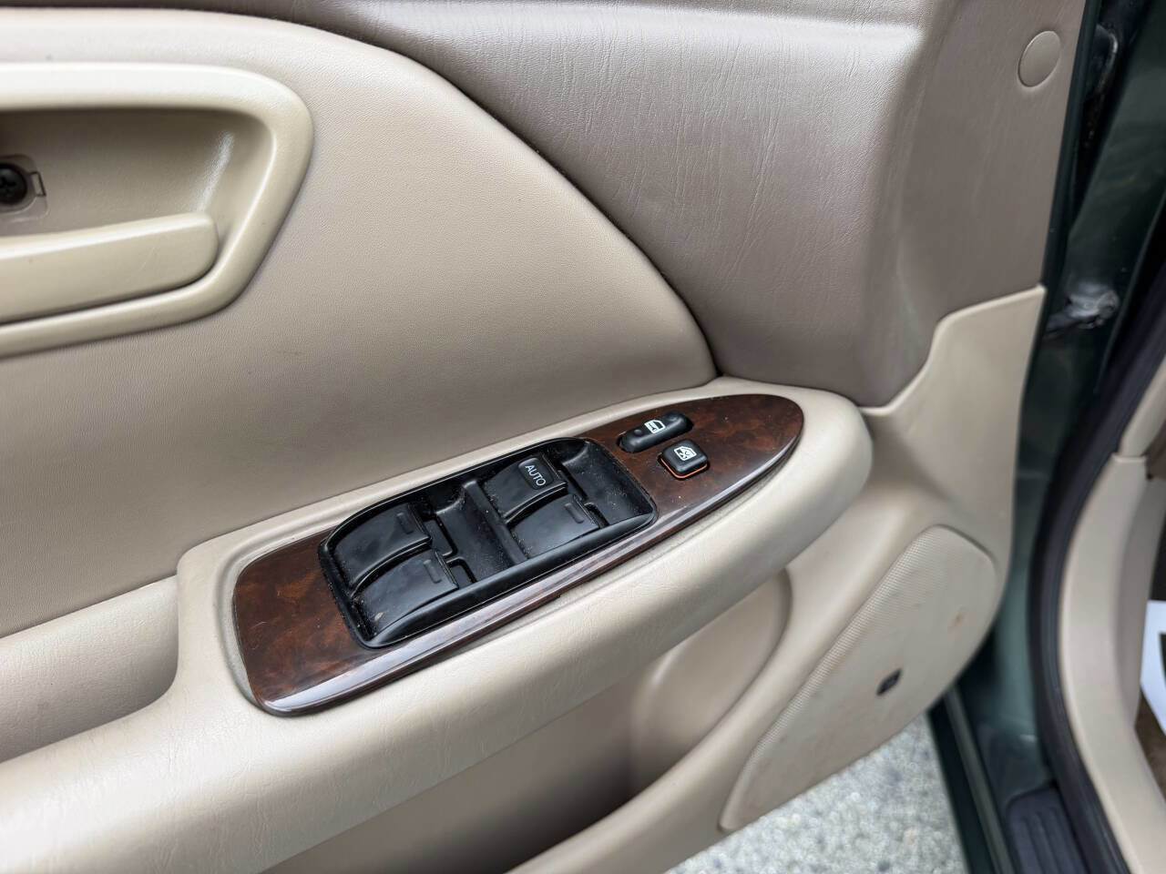 Used 2000 Toyota Camry XLE FWD image 12