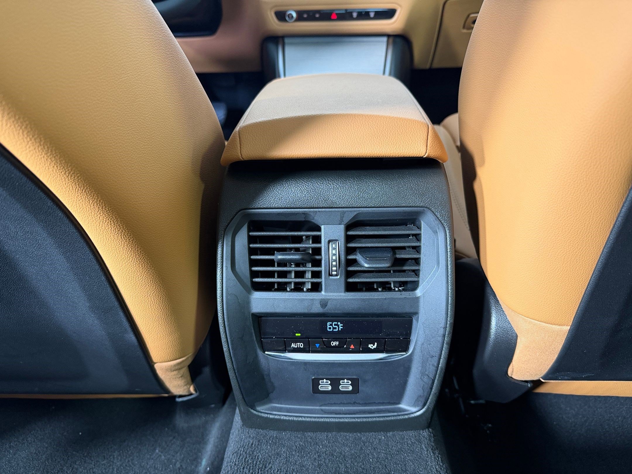 New 2026 BMW 330i Sedan w/ Convenience Package RWD image 30