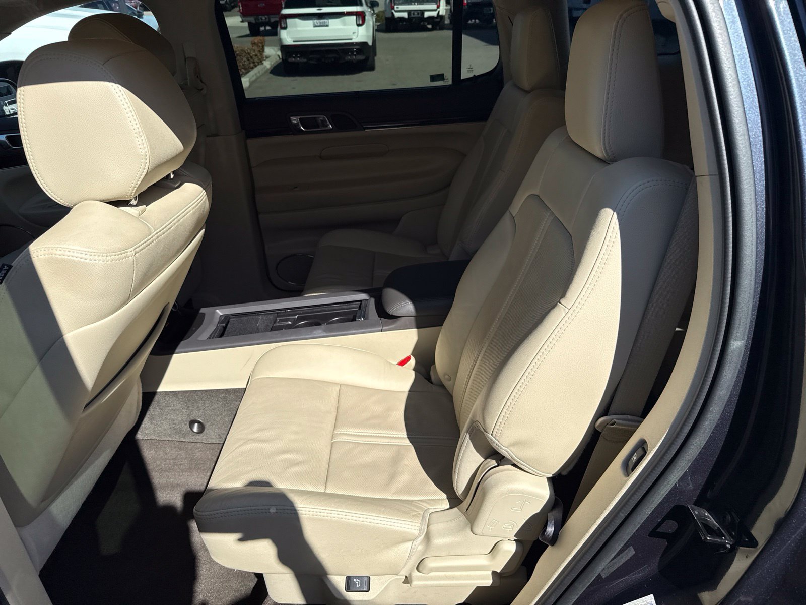 Used 2013 Lincoln MKT AWD image 14