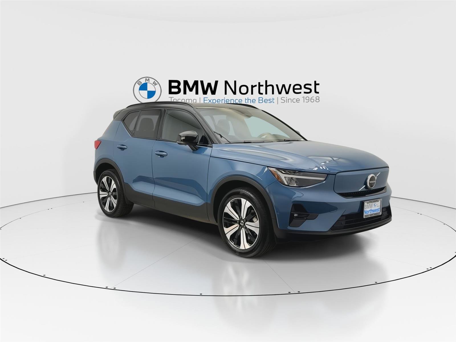Used 2023 Volvo XC40 Recharge Plus AWD/4WD image 6