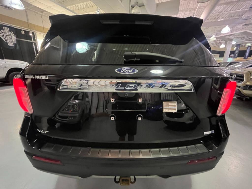Used 2020 Ford Explorer XLT w/ Equipment Group 202A AWD/4WD image 15