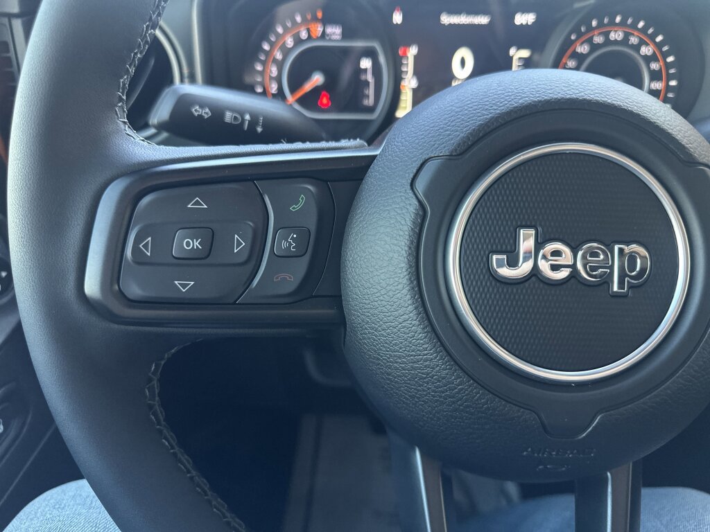 New 2025 Jeep Gladiator Mojave w/ Convenience Group image 16