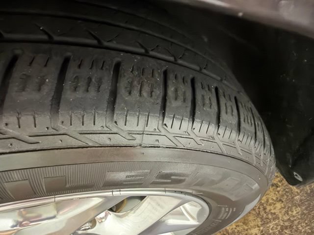 Used 2017 Chrysler Pacifica Limited FWD image 11
