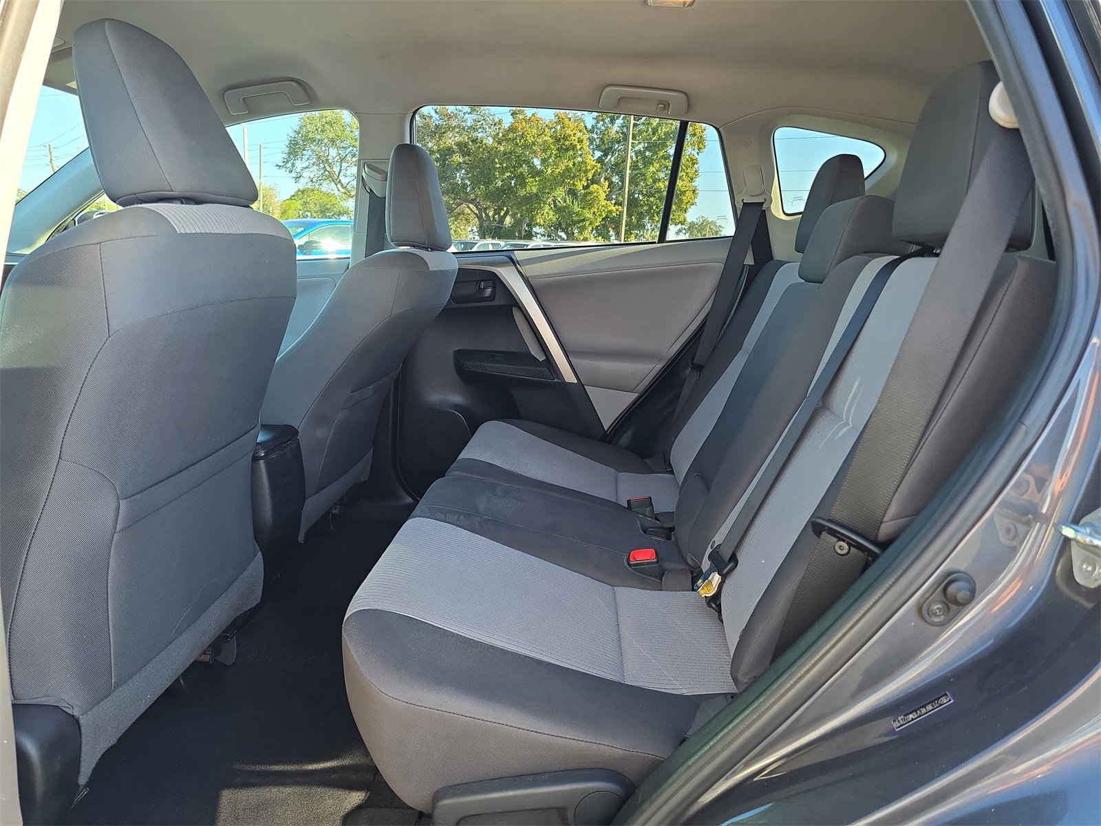 Used 2013 Toyota RAV4 LE image 13