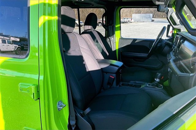 Used 2021 Jeep Gladiator Willys image 7