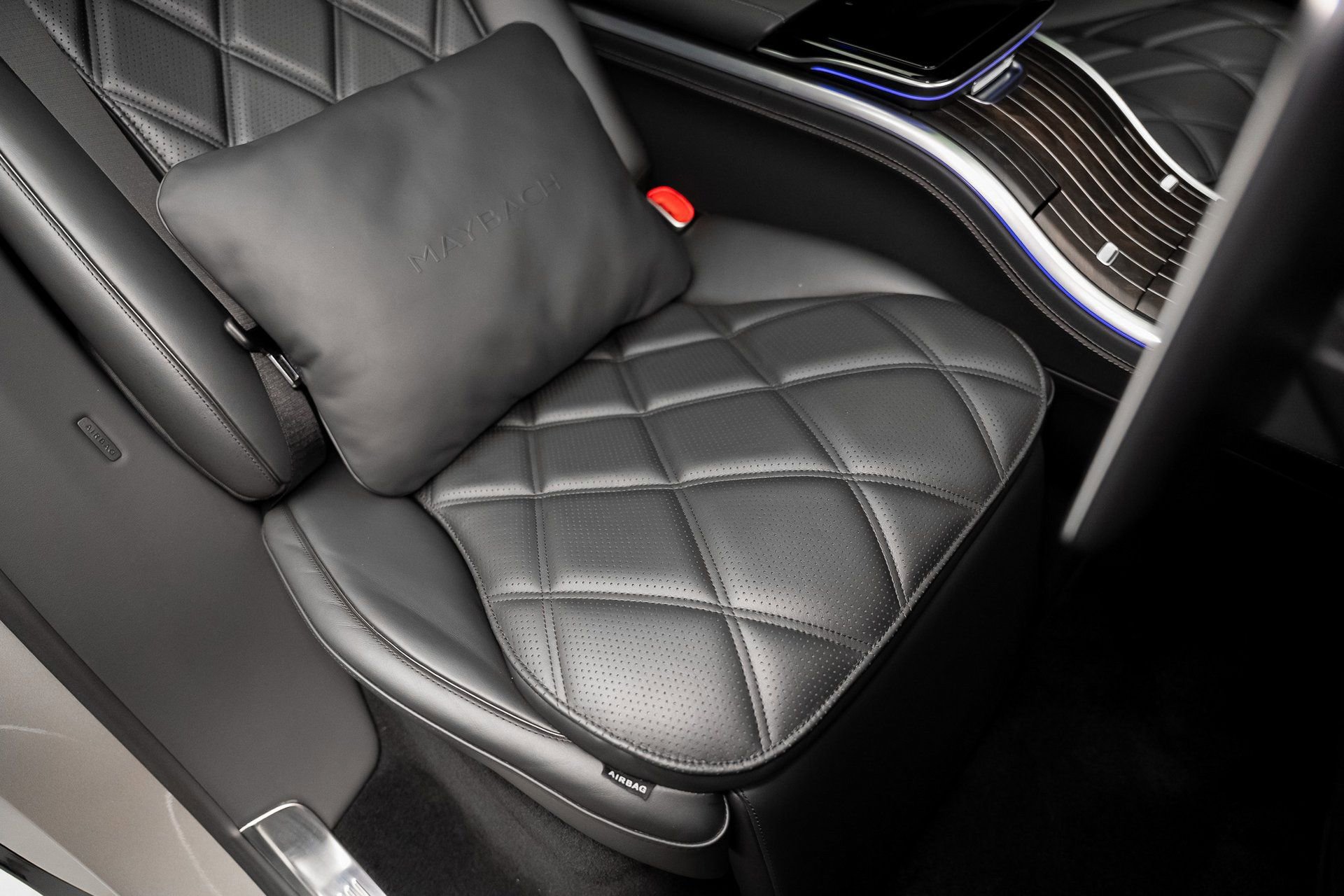 Used 2024 Mercedes-Benz Maybach EQS 680 4MATIC image 66