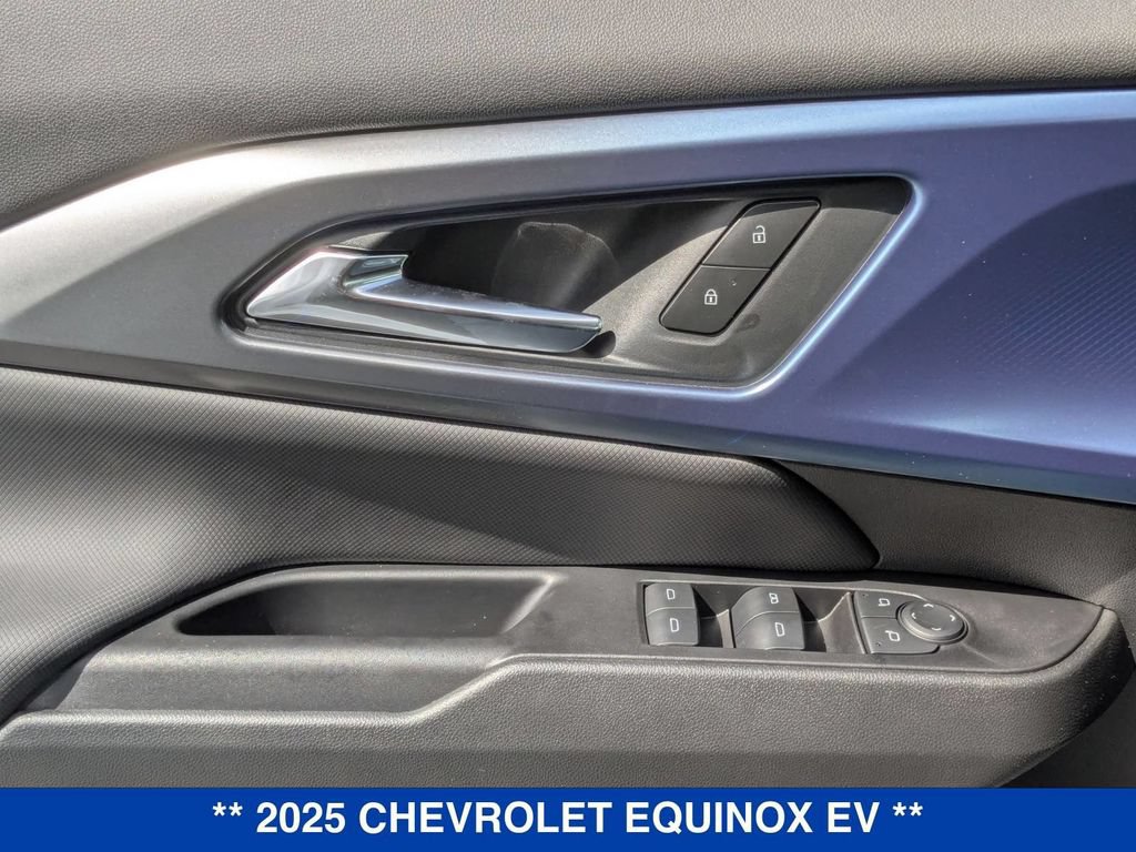 New 2025 Chevrolet Equinox EV LT AWD/4WD image 11