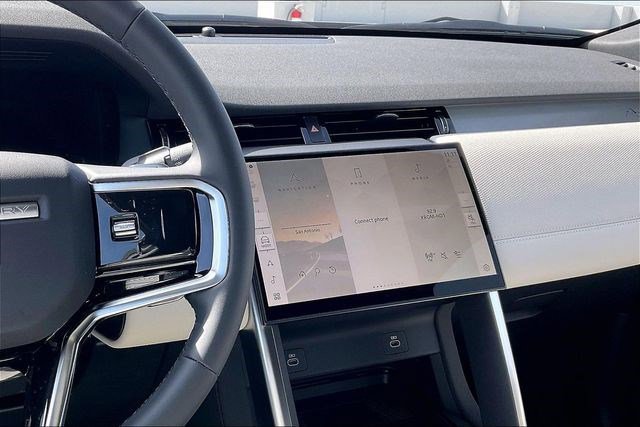 New 2026 Land Rover Discovery Sport Landmark image 6