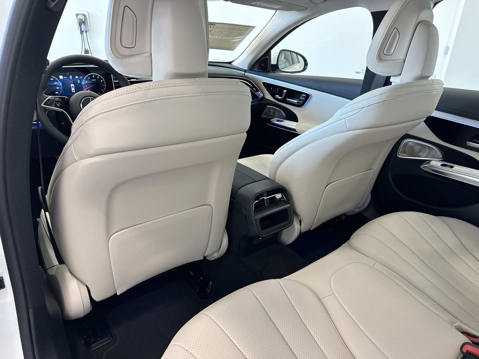 New 2026 Mercedes-Benz E 350 4MATIC Sedan image 12