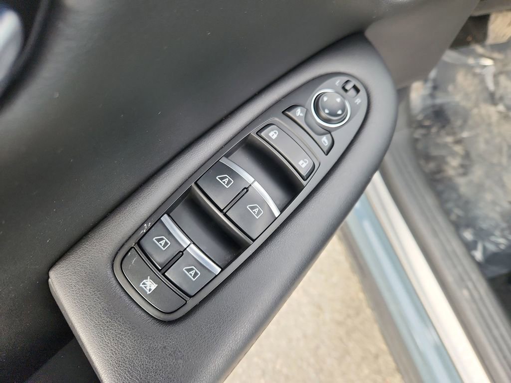 Used 2023 INFINITI QX50 Sport AWD/4WD image 12