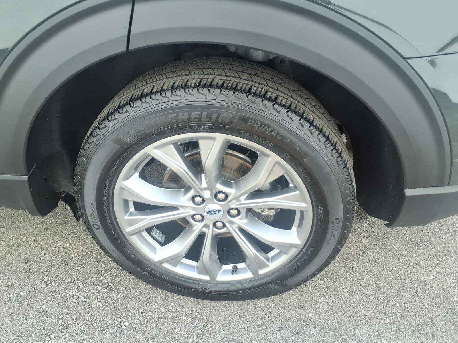 Certified 2023 Ford Explorer XLT w/ Equipment Group 202A AWD/4WD image 8