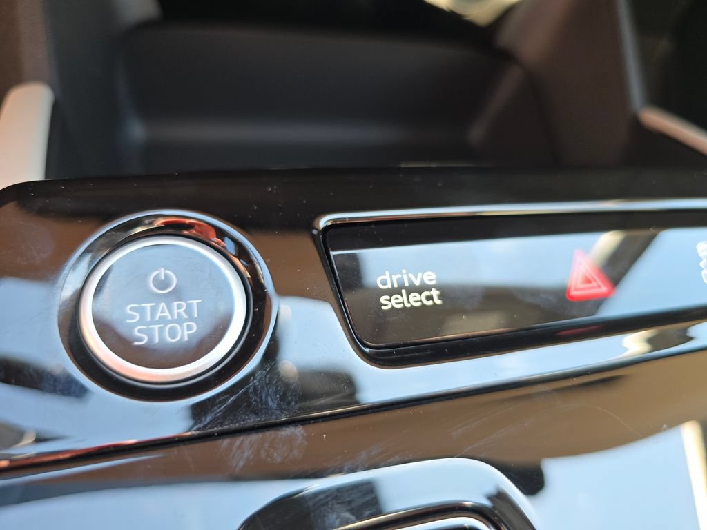New 2027 Audi Q6 e-tron Prestige AWD/4WD image 32