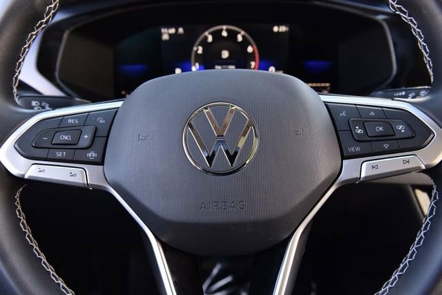 Certified 2022 Volkswagen Taos SE w/ Panoramic Sunroof Package image 18