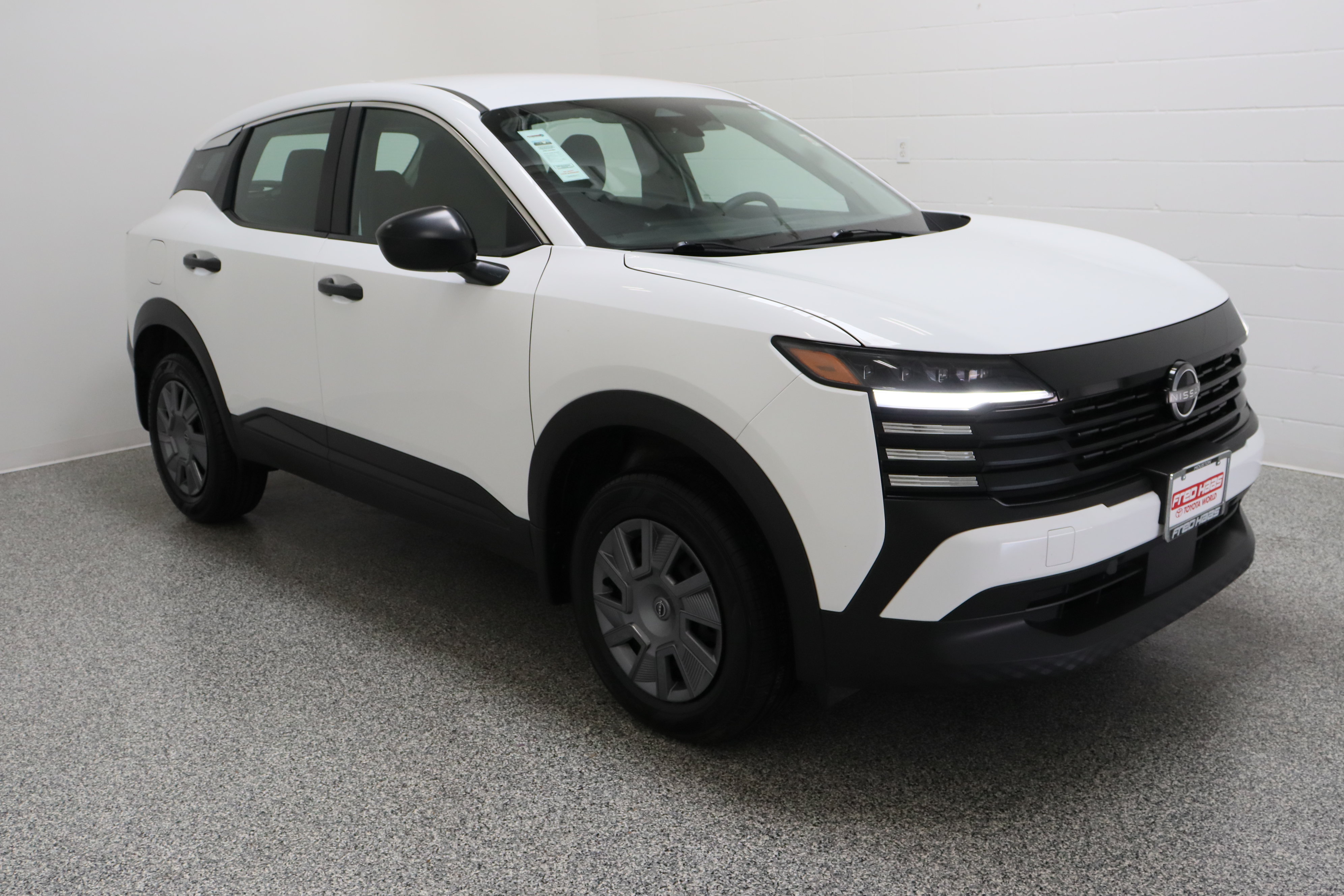 Used 2025 Nissan Kicks S FWD image 4