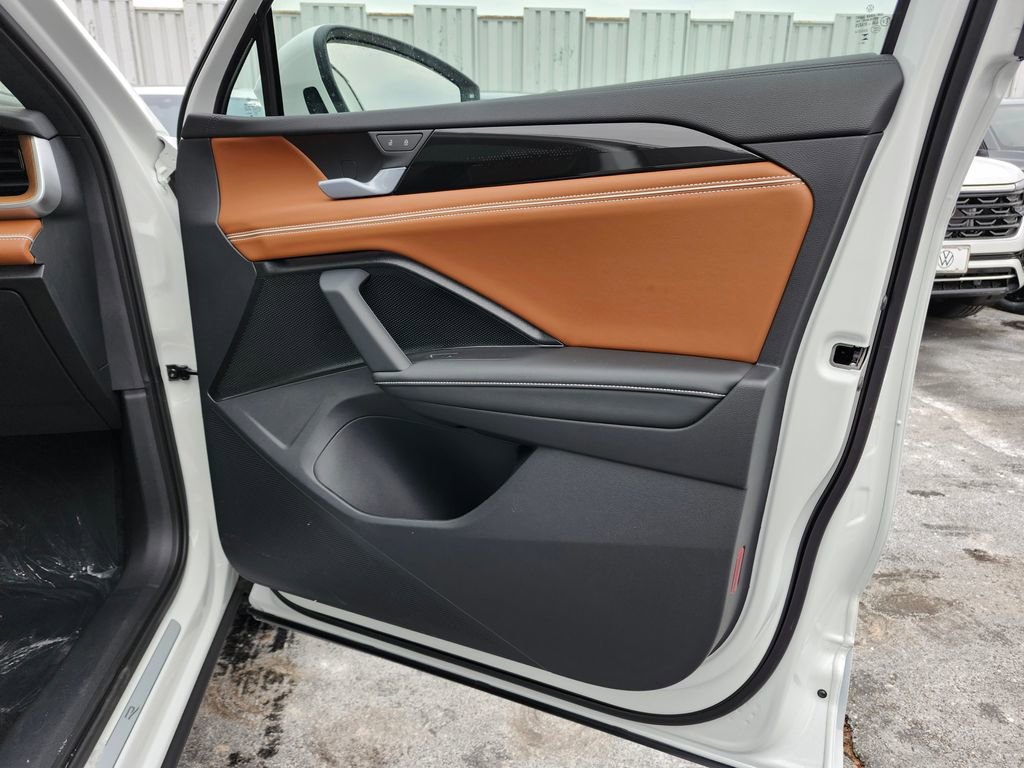 New 2026 Volkswagen Tiguan SEL R-Line image 14