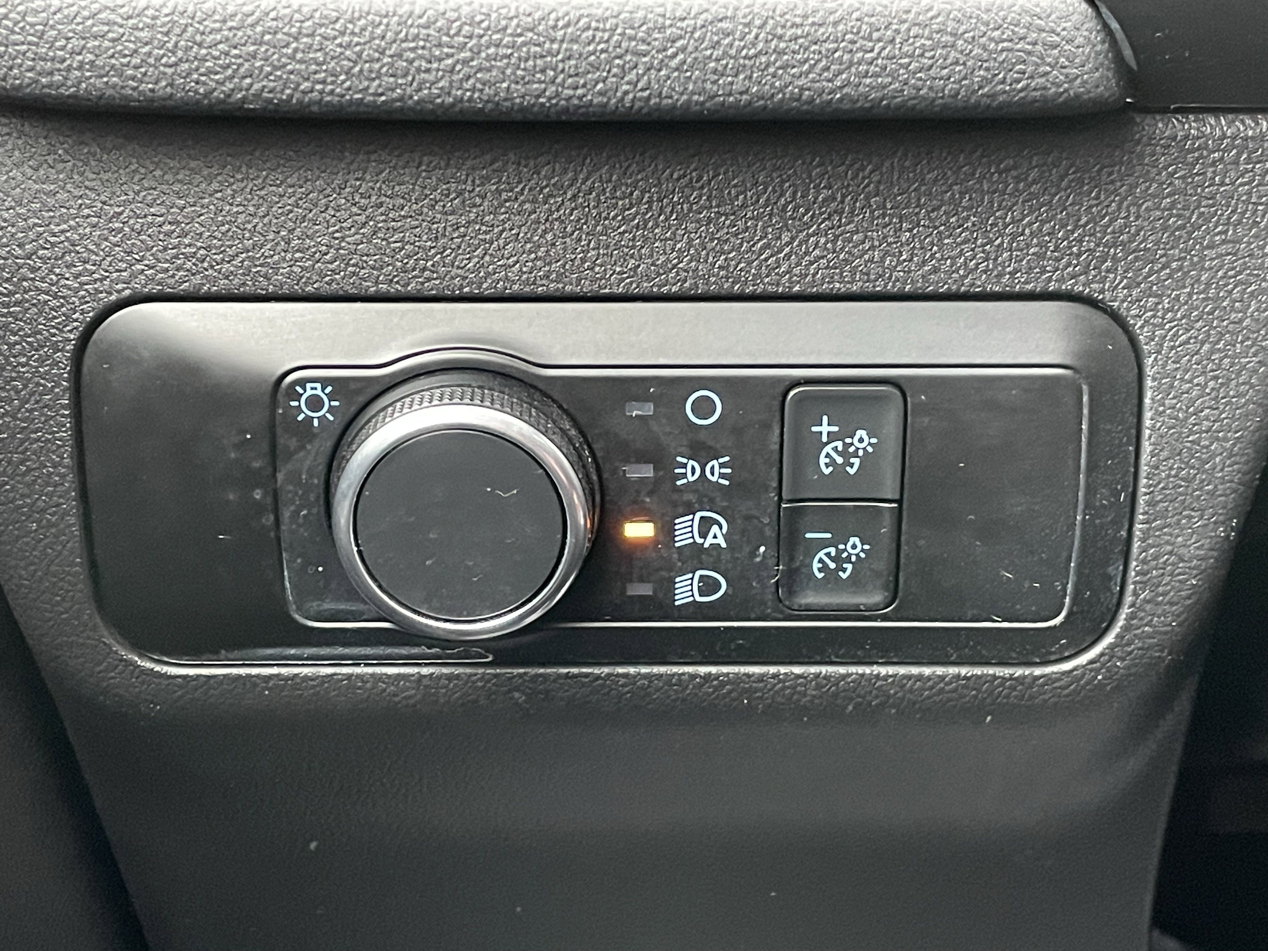 Used 2022 Ford Escape SE w/ Cold Weather Package image 21