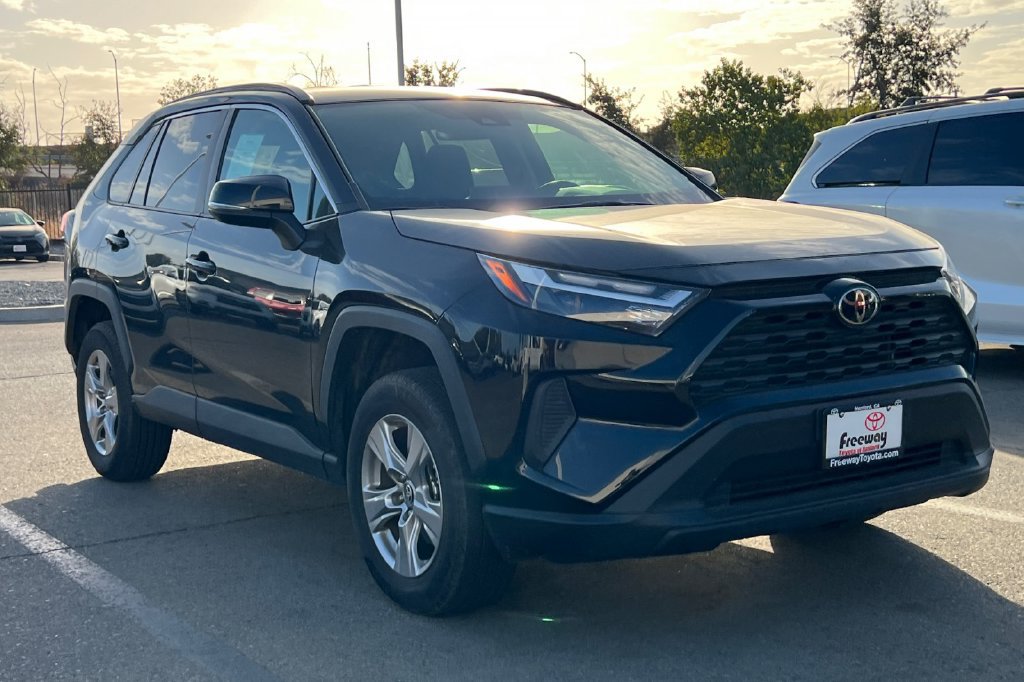 Certified 2025 Toyota RAV4 XLE AWD/4WD image 2