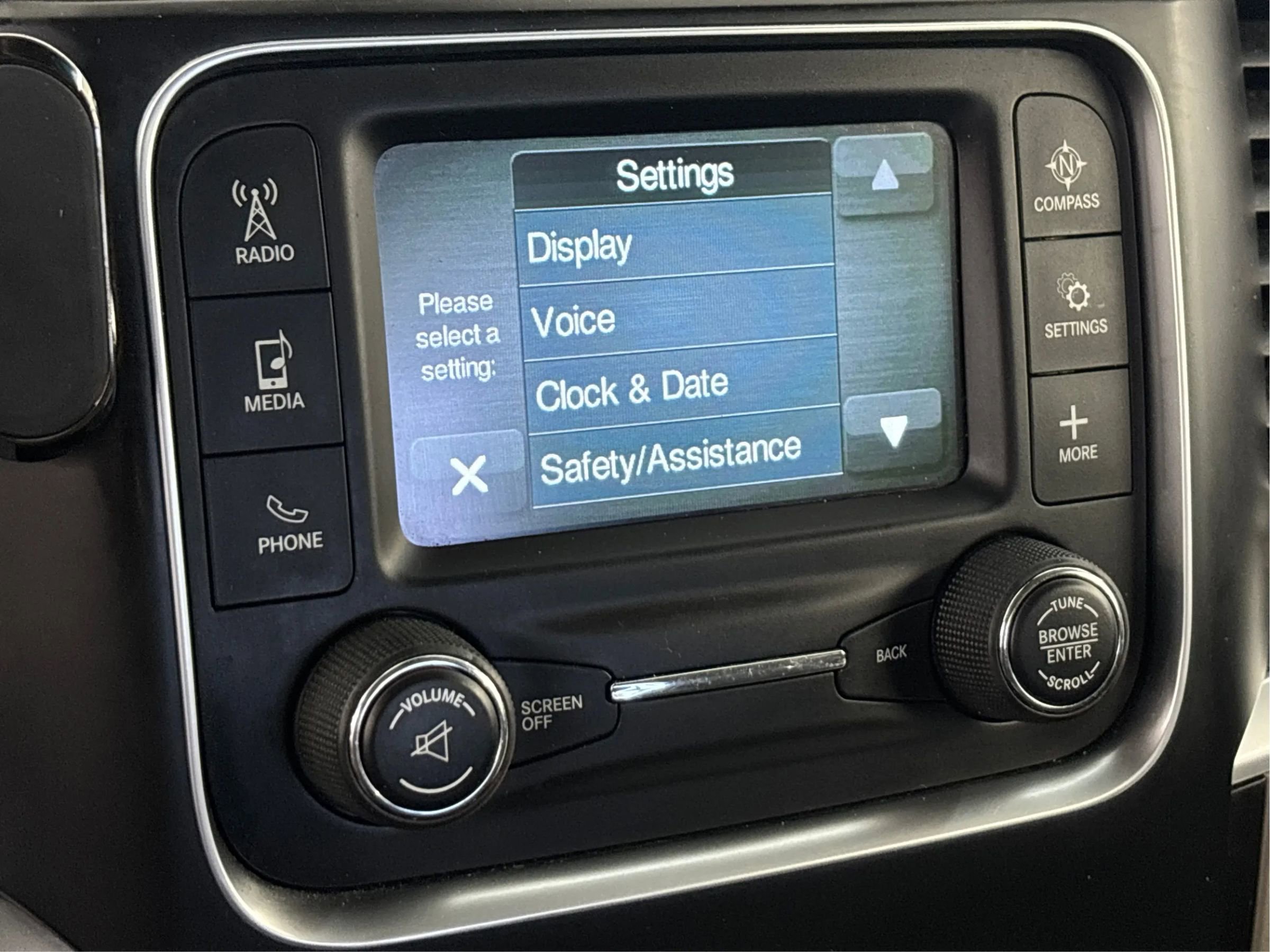 Used 2015 RAM 2500 SLT w/ Popular Equipment Group AWD/4WD image 39