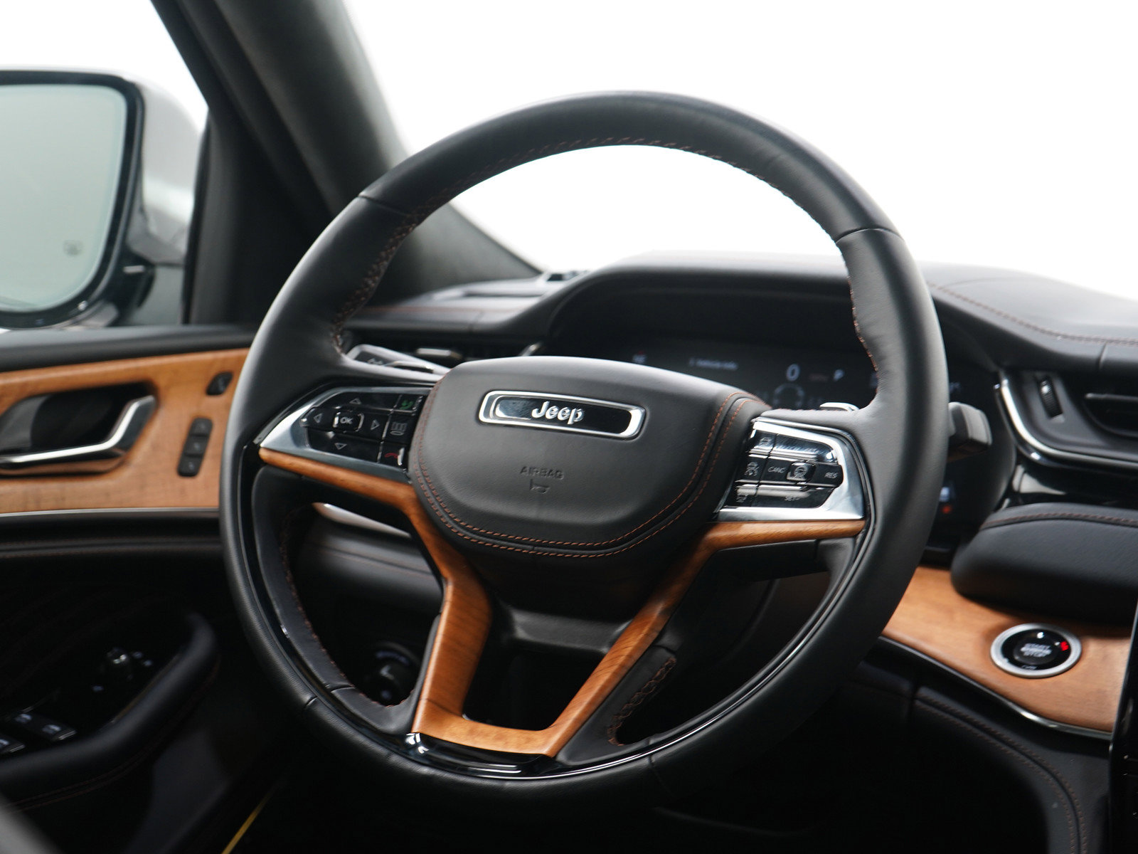 Used 2024 Jeep Grand Cherokee L Summit image 17