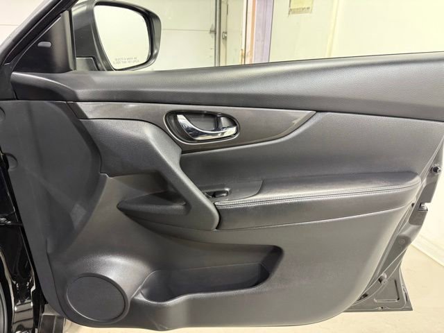 Used 2020 Nissan Rogue SV FWD image 26