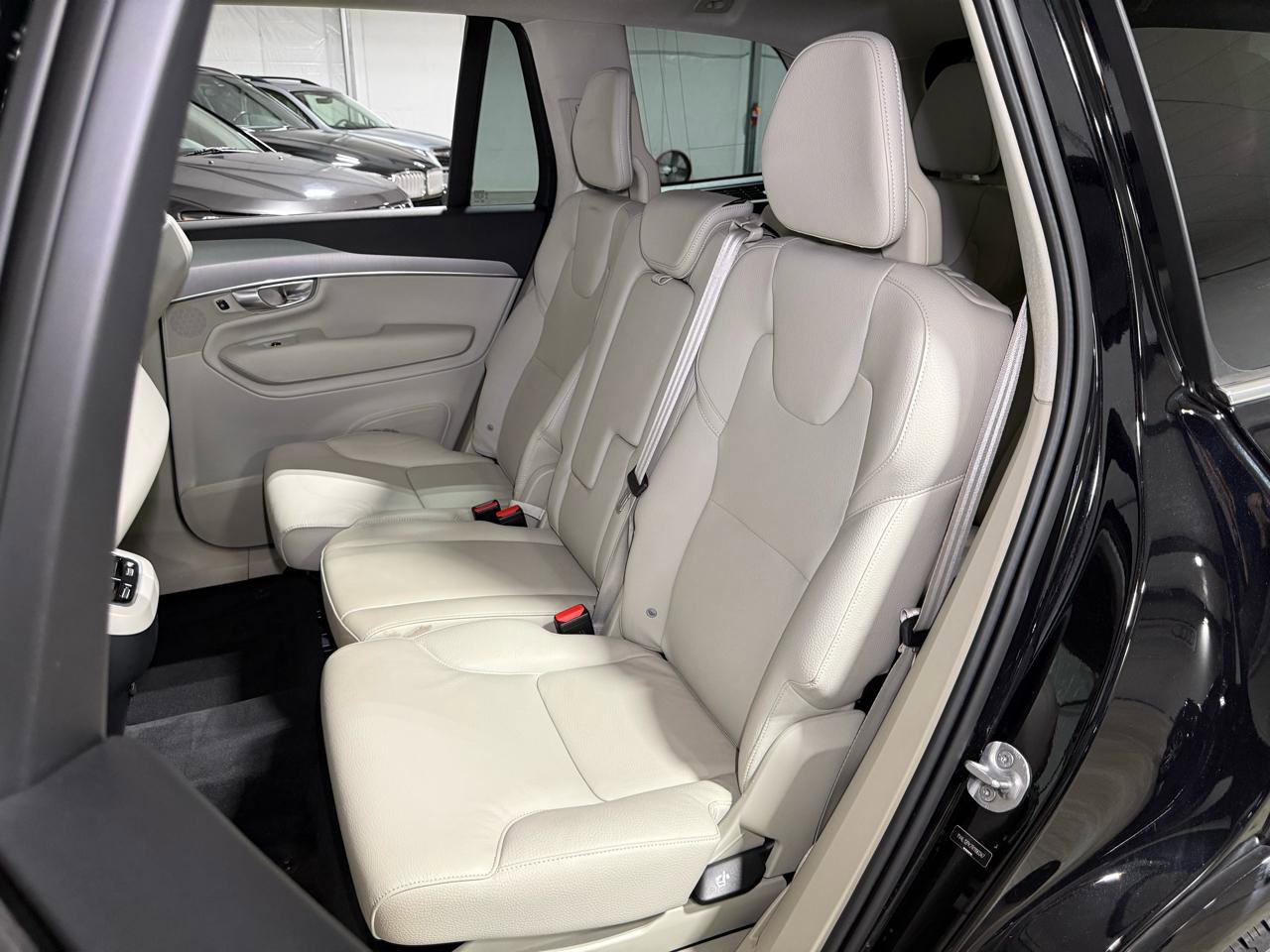 Used 2024 Volvo XC90 B5 Core AWD/4WD image 34