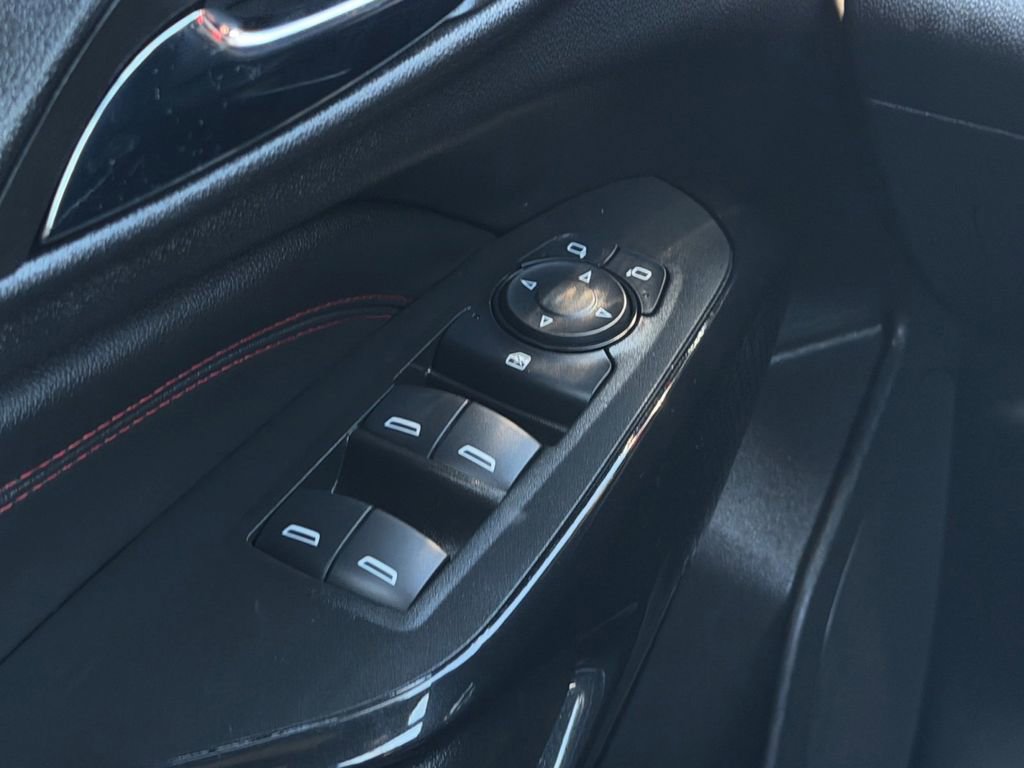 Used 2025 Chevrolet Trax RS w/ Driver Confidence Package FWD image 16