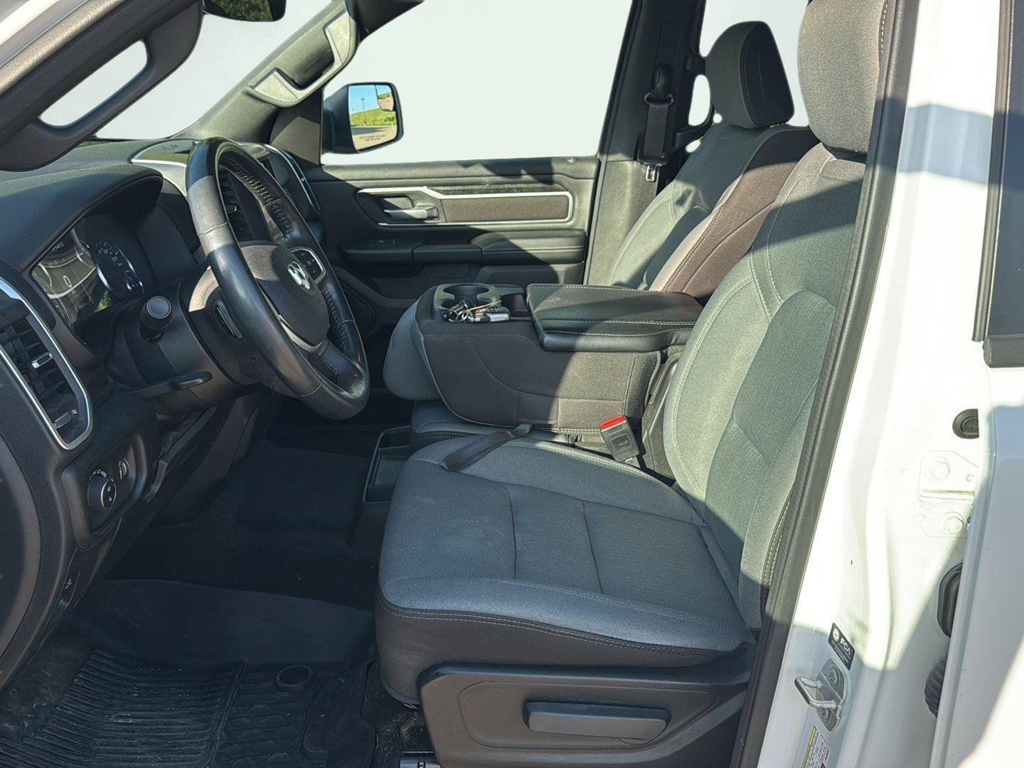 Used 2023 RAM 1500 Big Horn AWD/4WD image 9