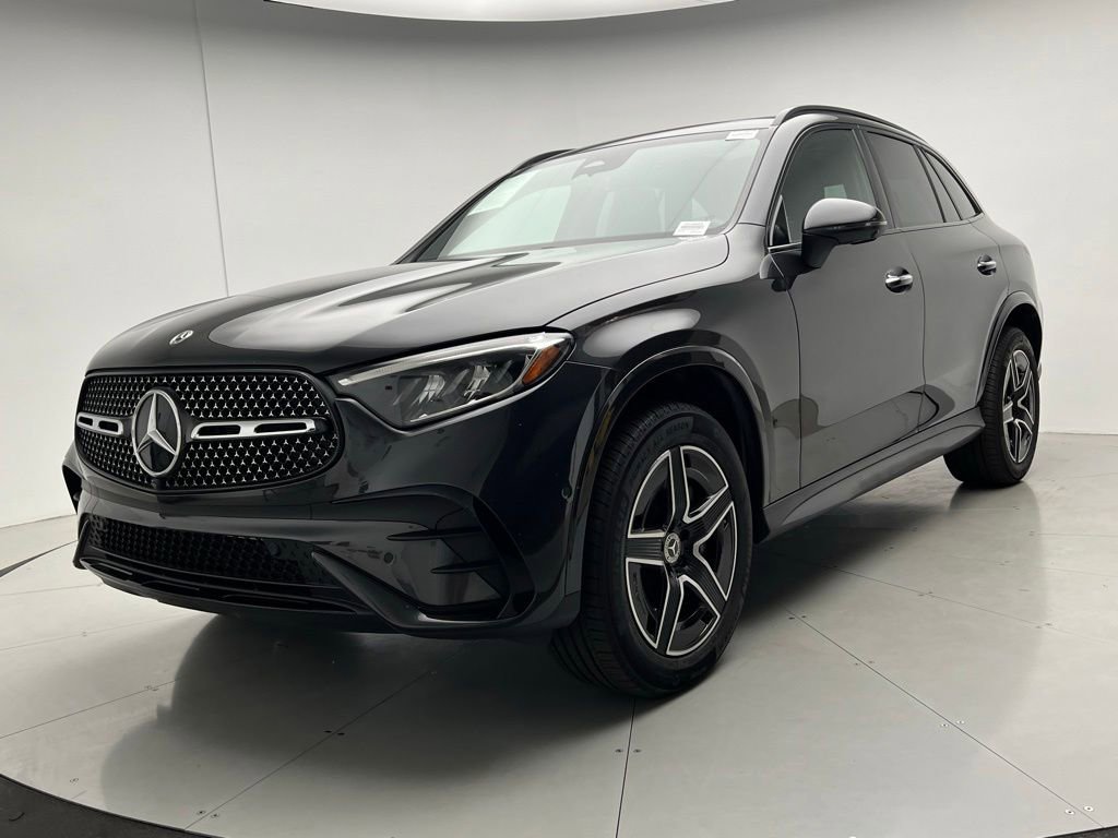 Used 2025 Mercedes-Benz GLC 300 4MATIC image 1