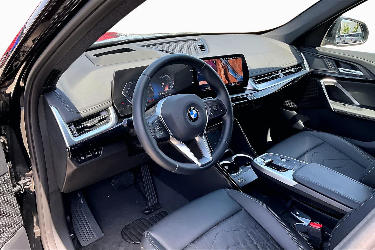 Used 2025 BMW X1 xDrive28i AWD/4WD image 17