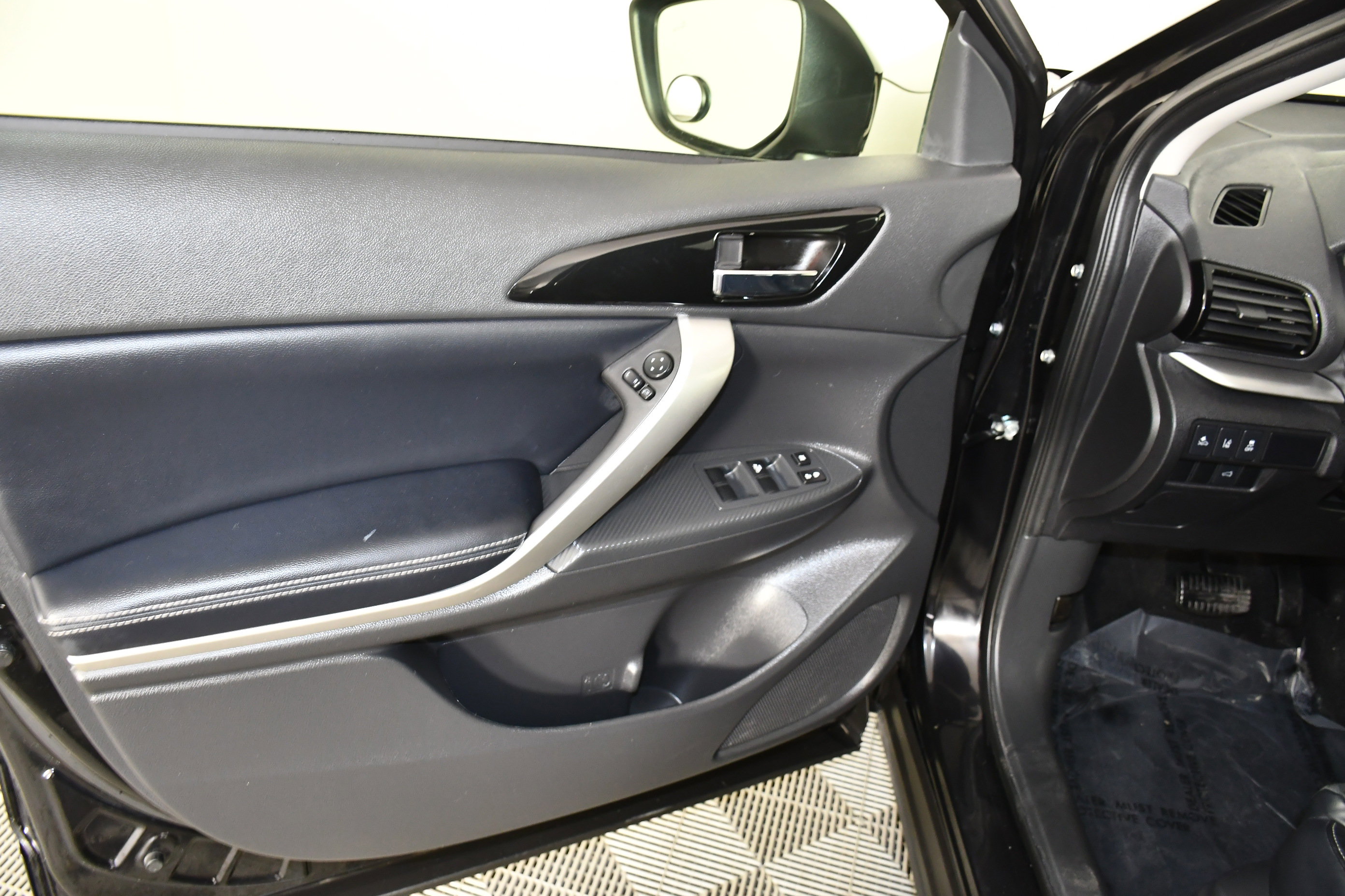 Used 2024 Mitsubishi Eclipse Cross SE AWD/4WD image 35