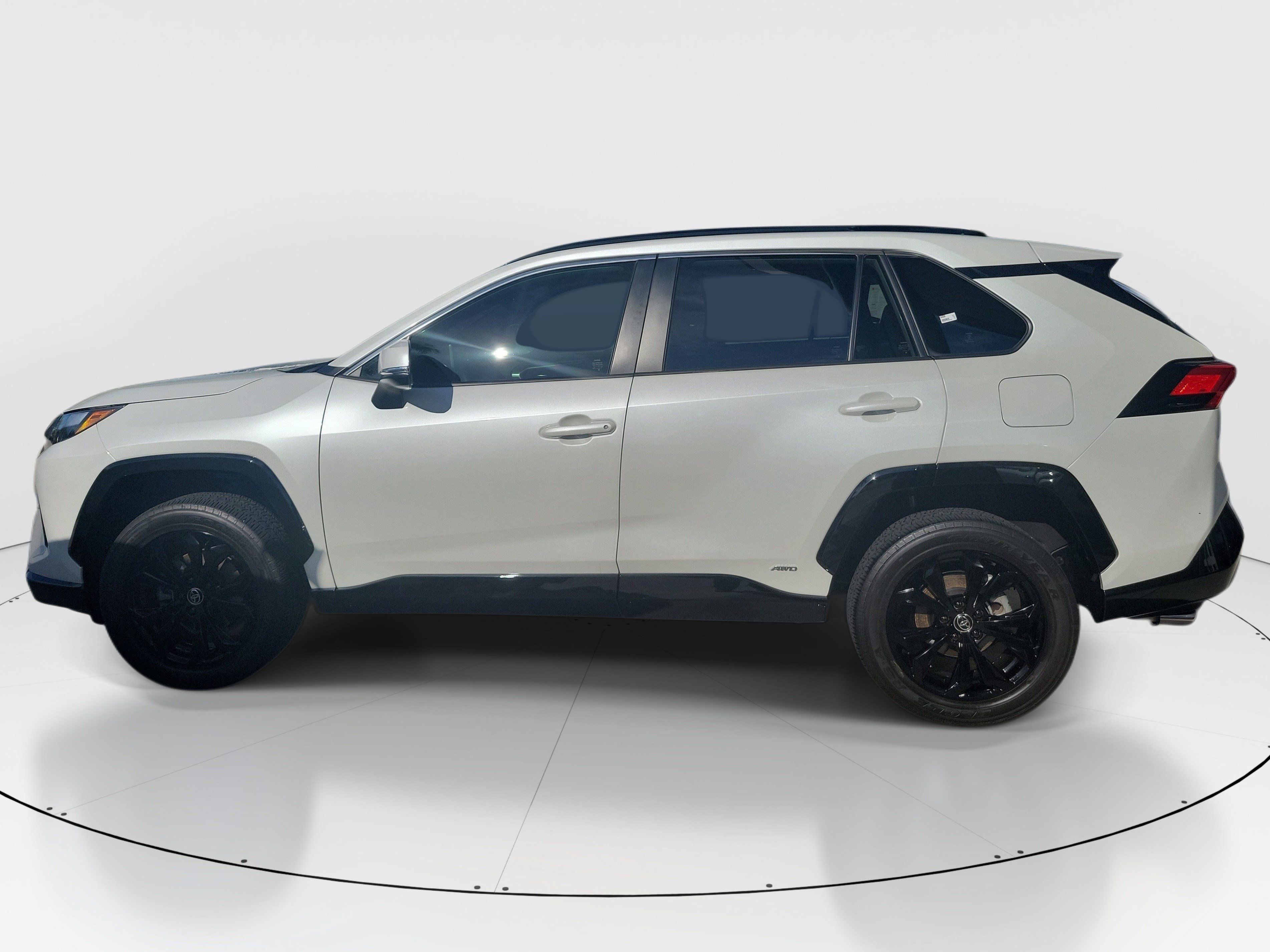 Certified 2024 Toyota RAV4 SE AWD/4WD image 4