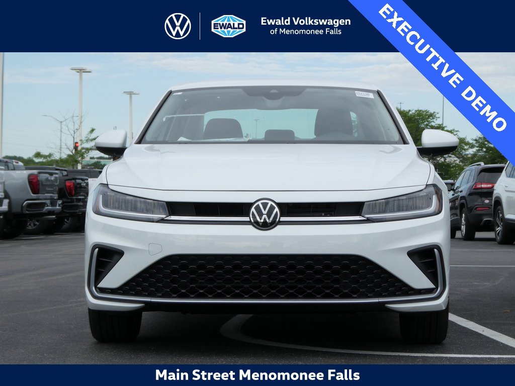 Certified 2025 Volkswagen Jetta S image 28