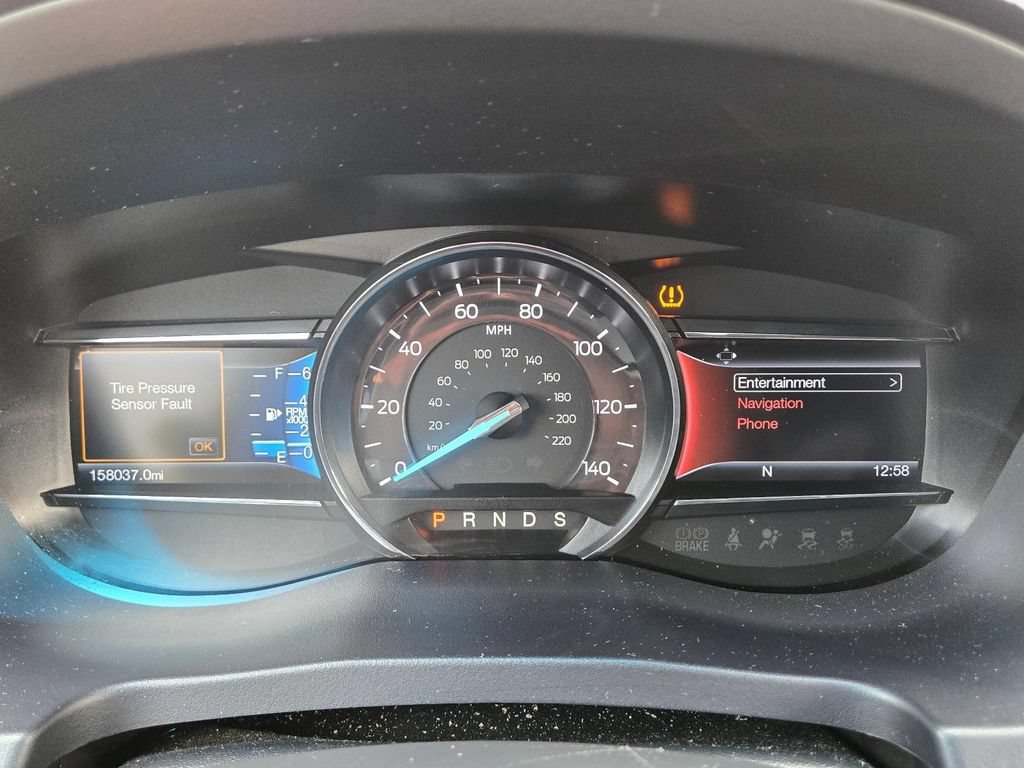 Used 2017 Ford Explorer XLT w/ Equipment Group 202A FWD image 24