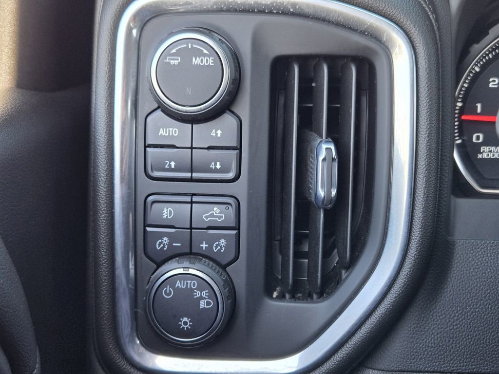 Used 2022 Chevrolet Silverado 1500 LT Trail Boss image 28