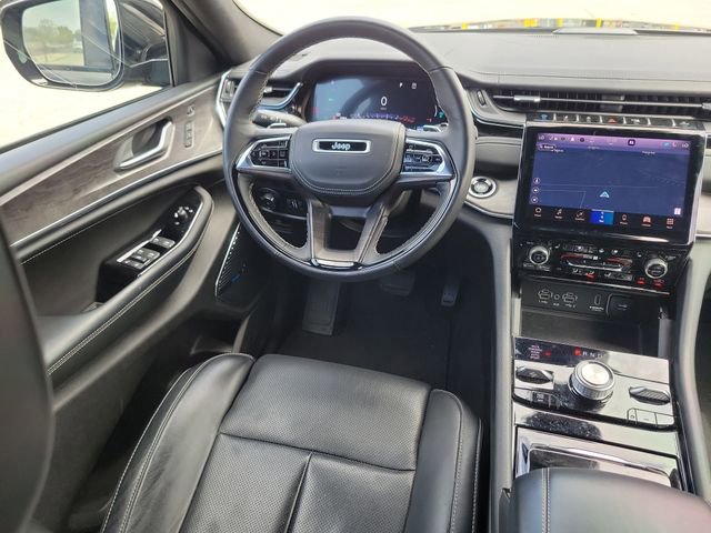 Used 2023 Jeep Grand Cherokee Overland w/ Advanced Protech Group III image 10