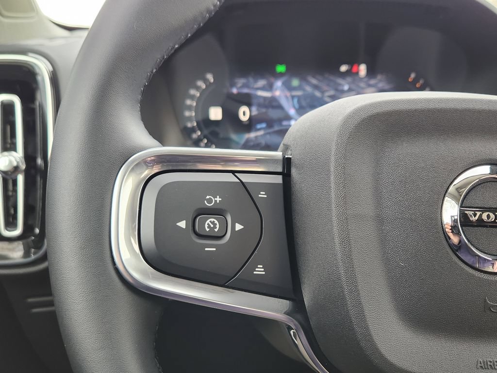 Used 2026 Volvo XC40 B5 Ultra w/ Protection Package Premier AWD/4WD image 9