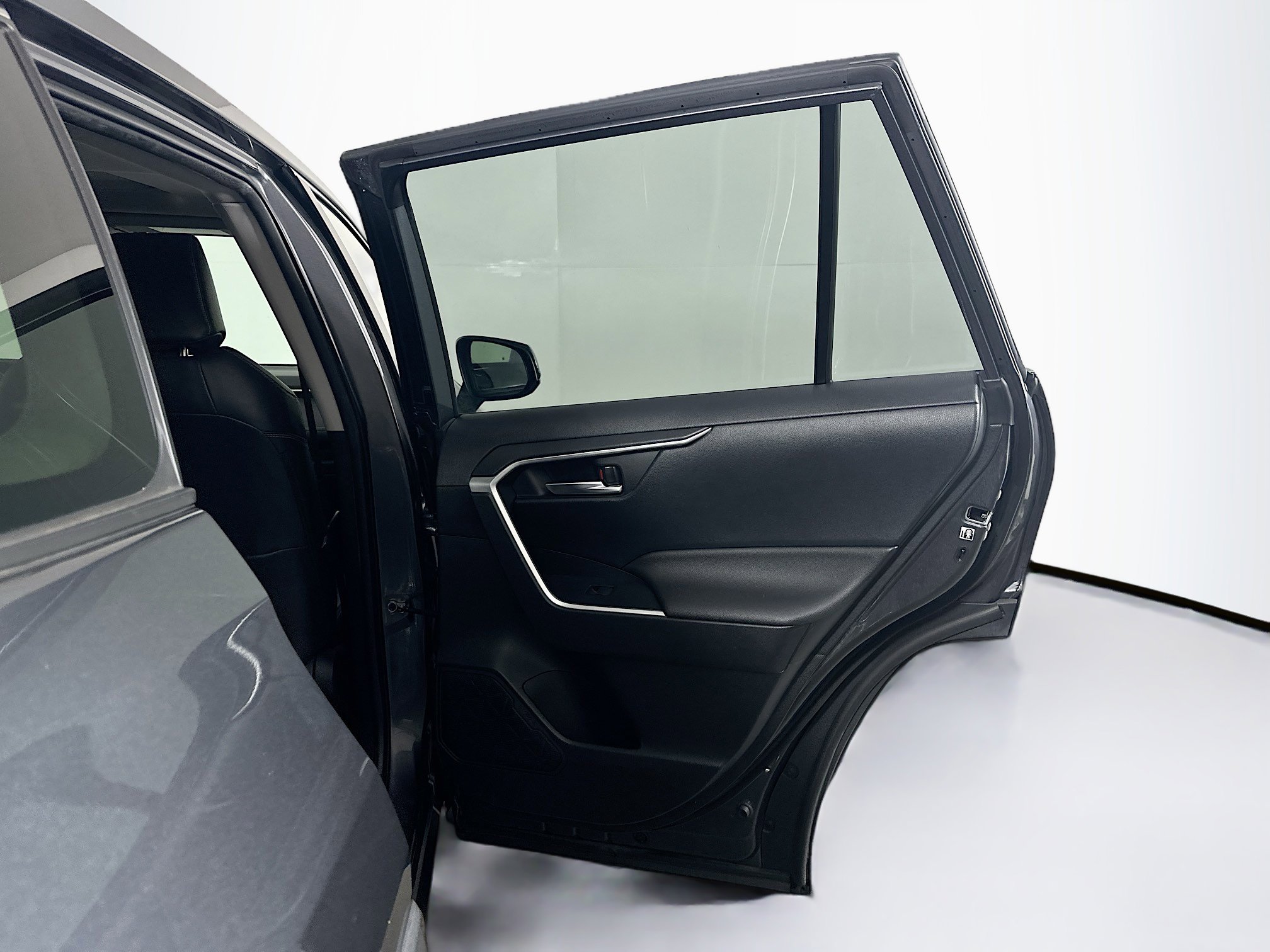 Used 2019 Toyota RAV4 XLE Premium w/ Cold Weather Package image 31