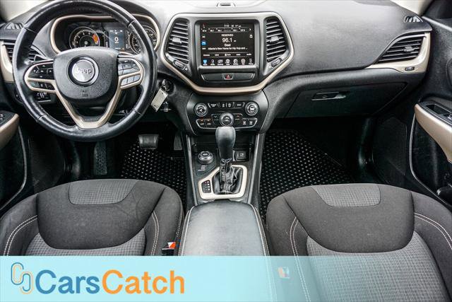 Used 2017 Jeep Cherokee Latitude w/ Cold Weather Group AWD/4WD image 22