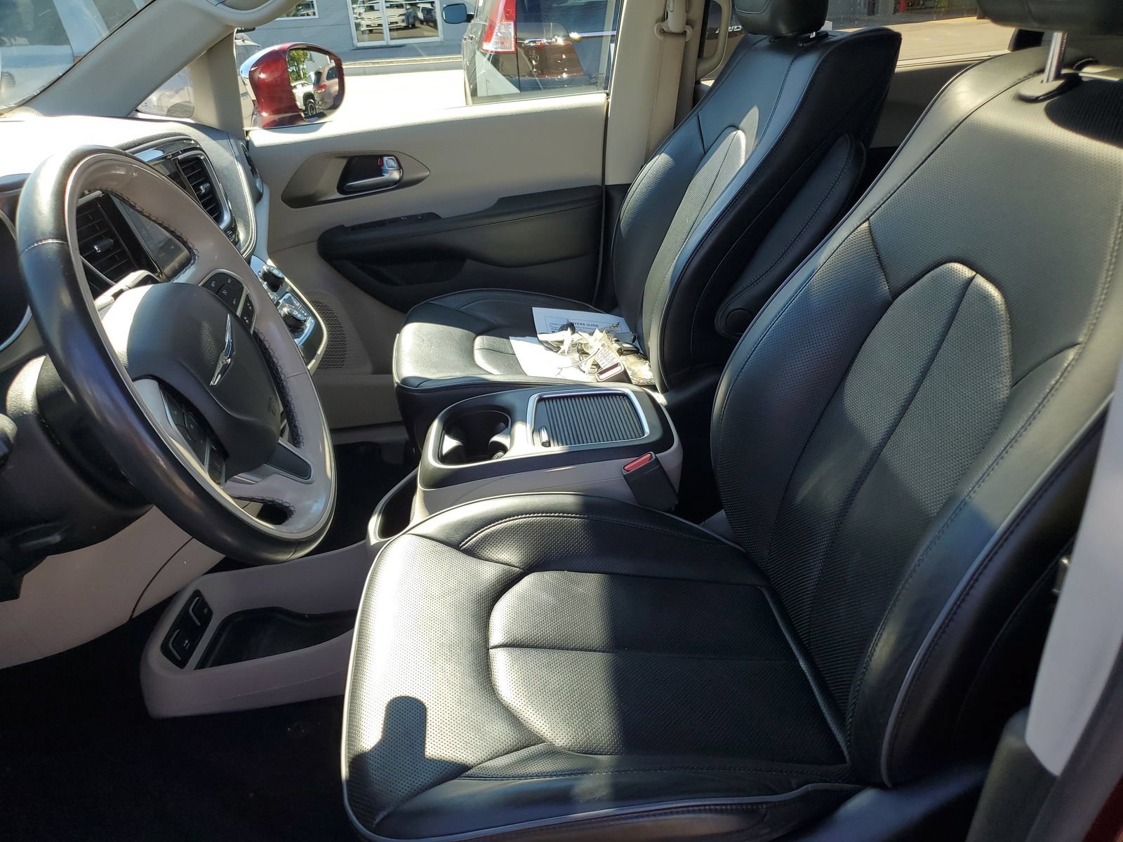 Used 2019 Chrysler Pacifica Limited FWD image 17